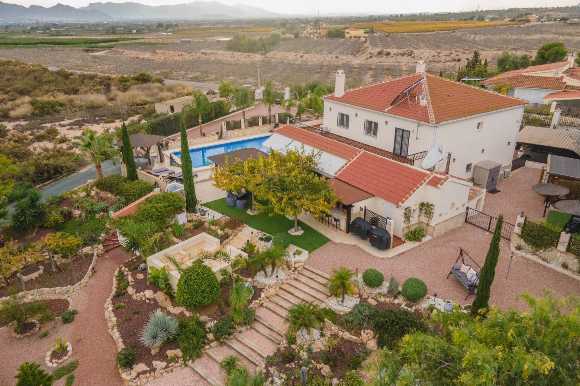 Resale - Country Property -
Albatera