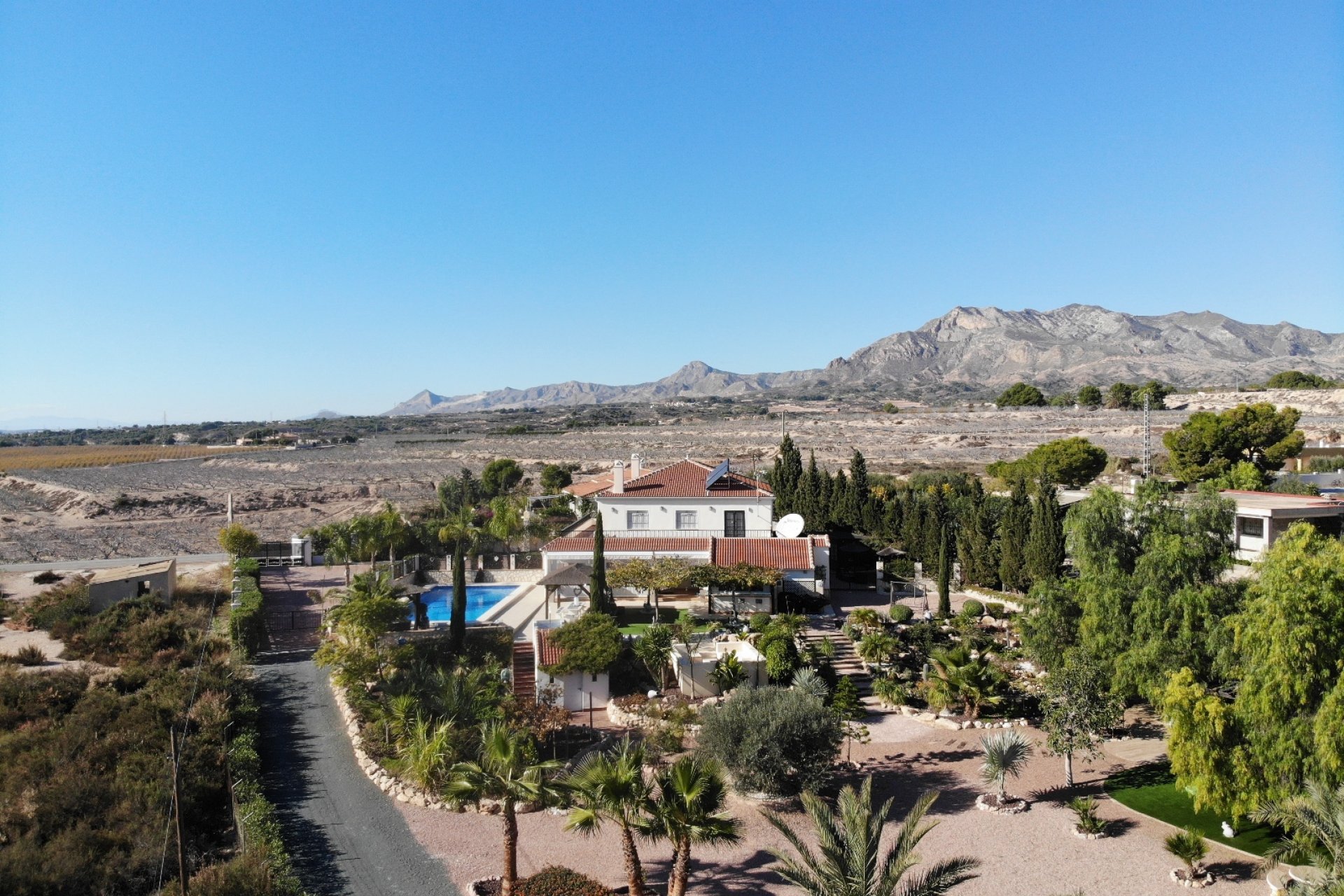 Resale - Country Property -
Albatera