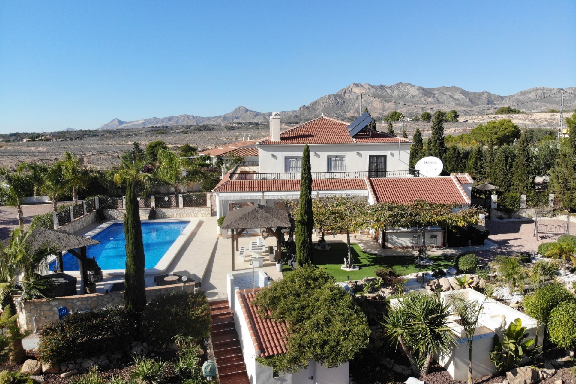 Resale - Country Property -
Albatera