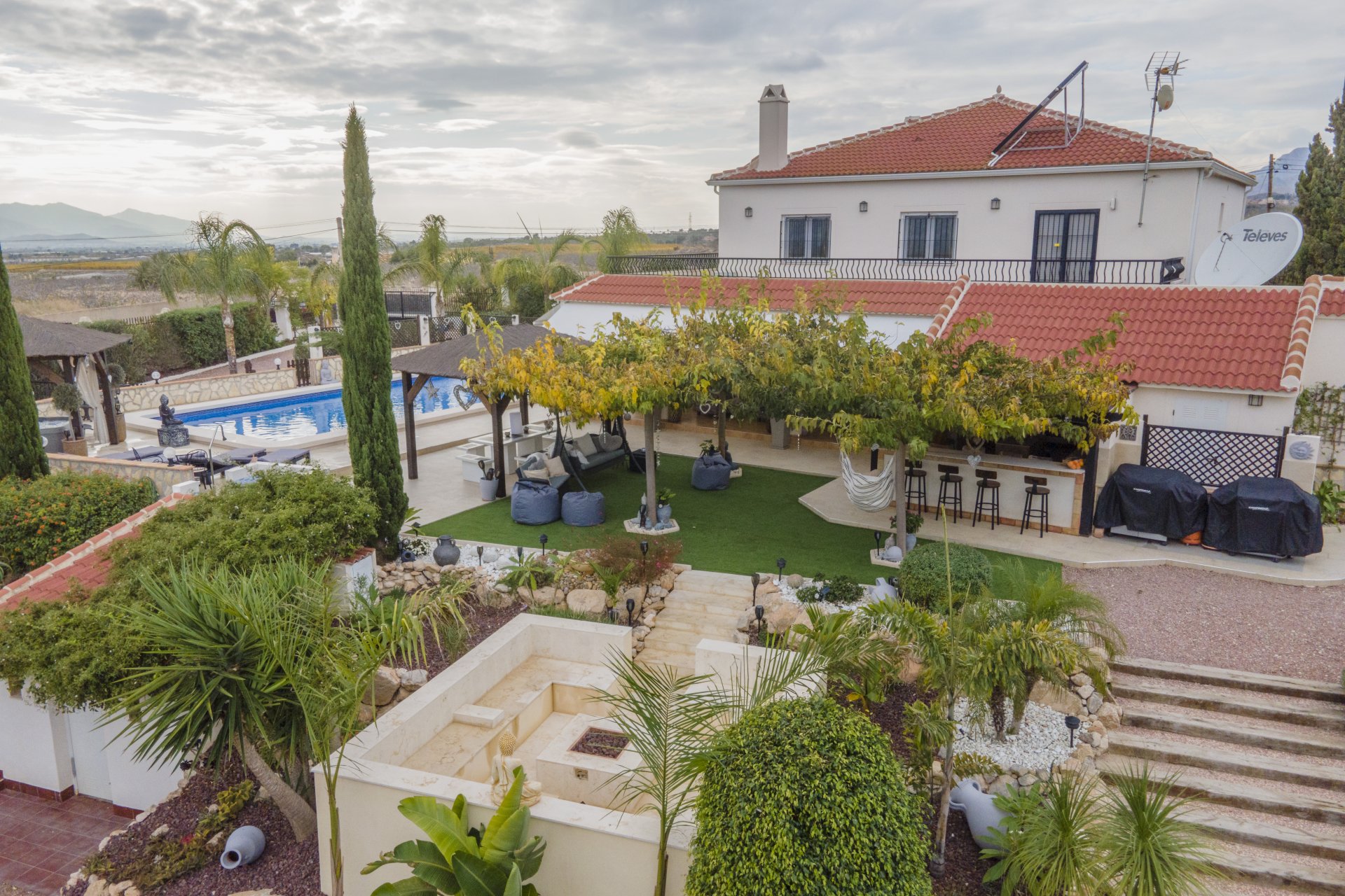 Resale - Country Property -
Albatera