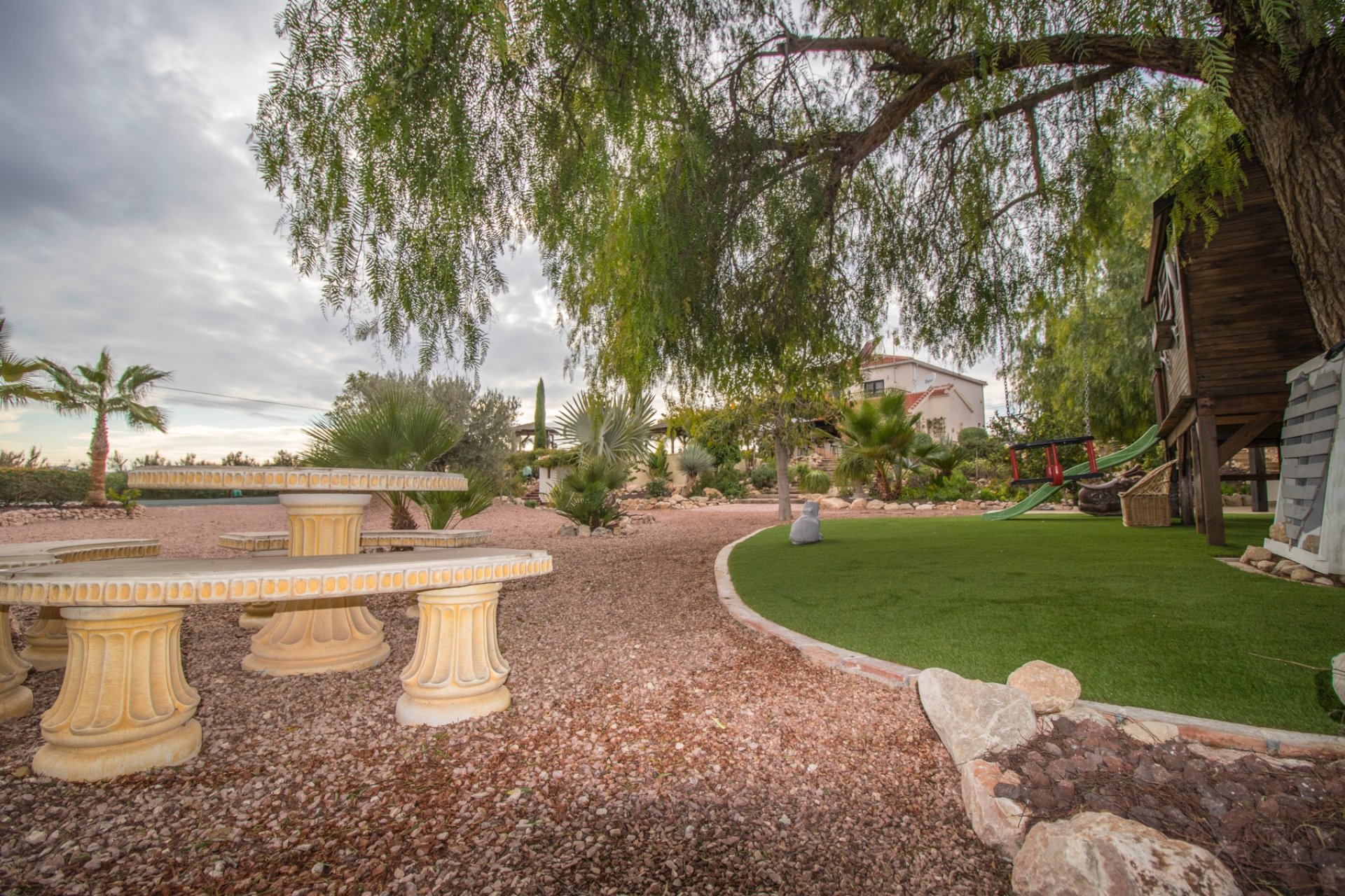 Resale - Country Property -
Albatera