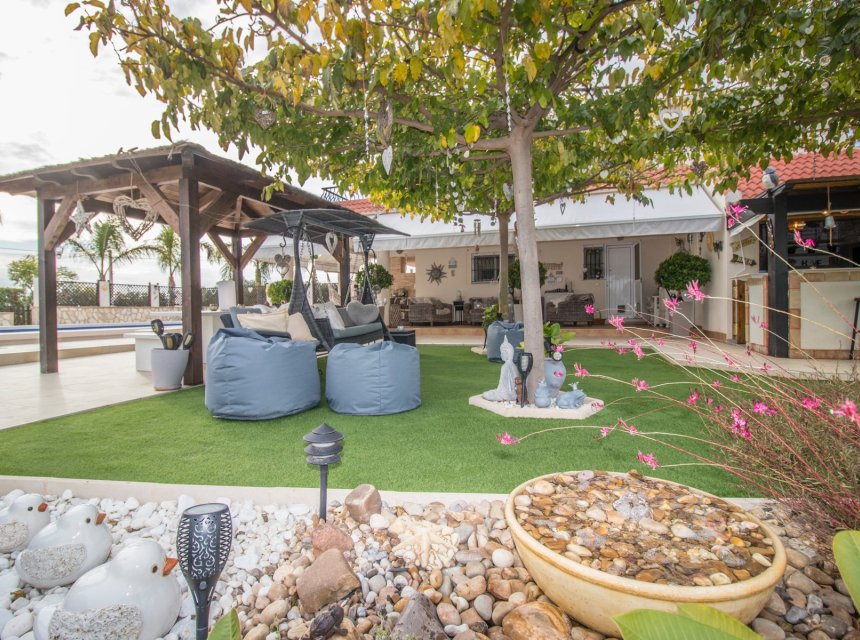 Resale - Country Property -
Albatera