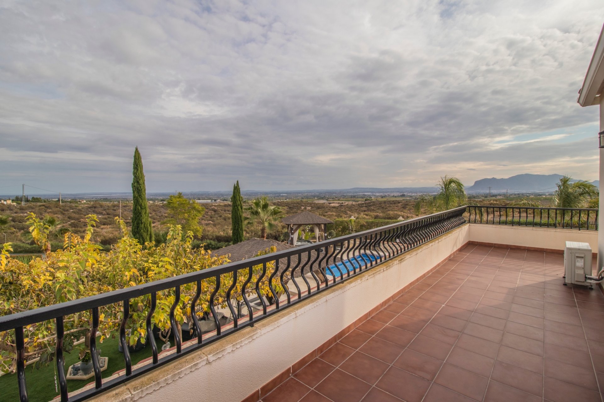 Resale - Country Property -
Albatera