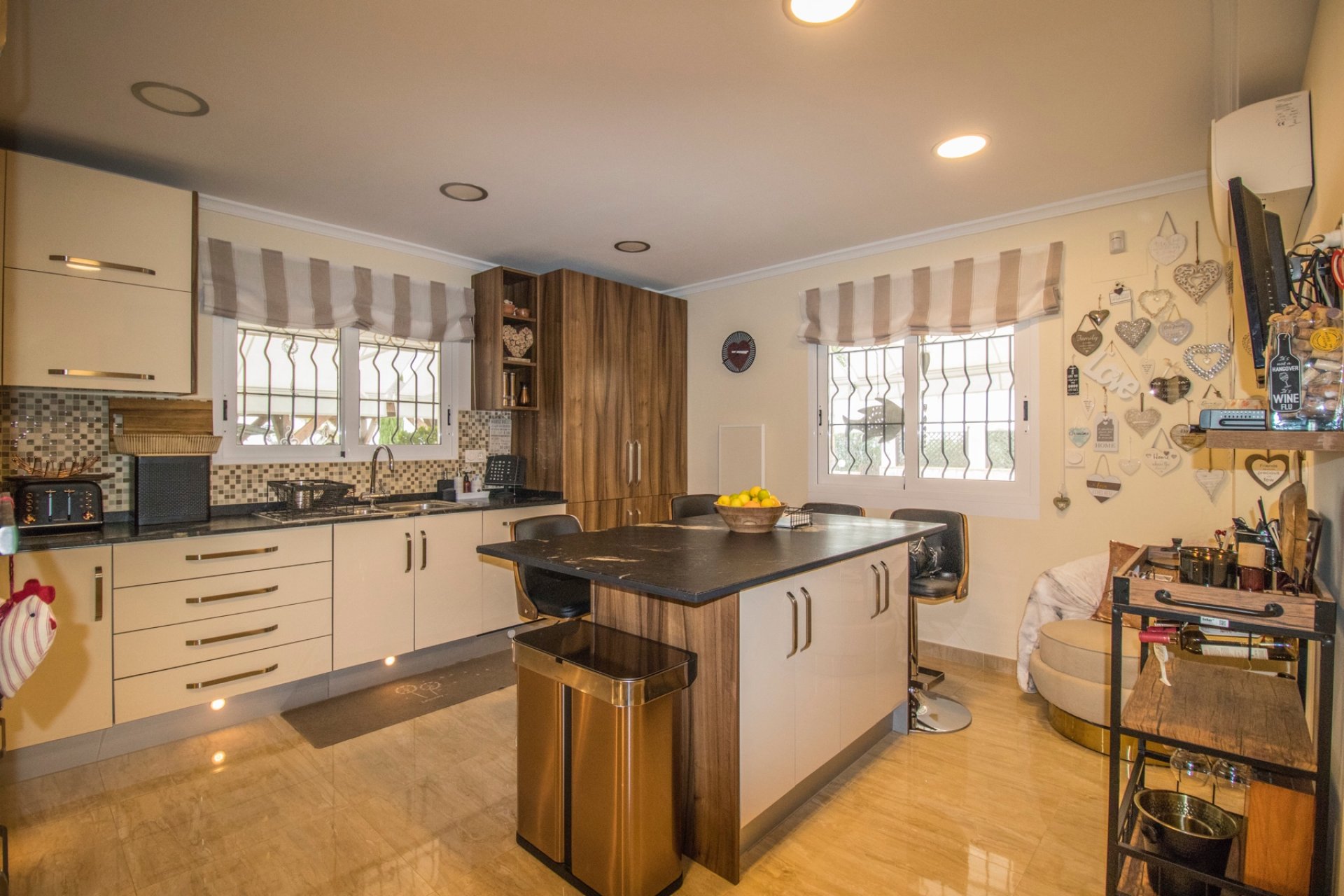 Resale - Country Property -
Albatera