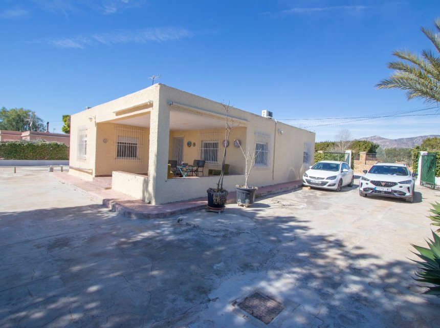 Resale - Country Property -
Albatera