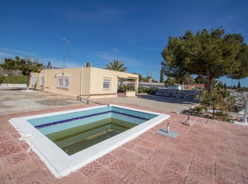 Resale - Country Property -
Albatera