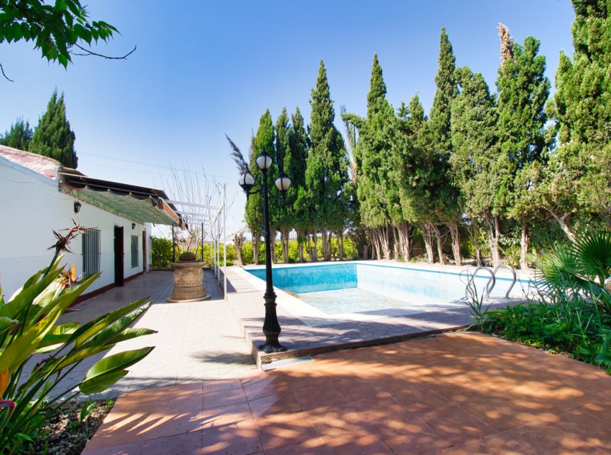 Resale - Country Property -
Albatera