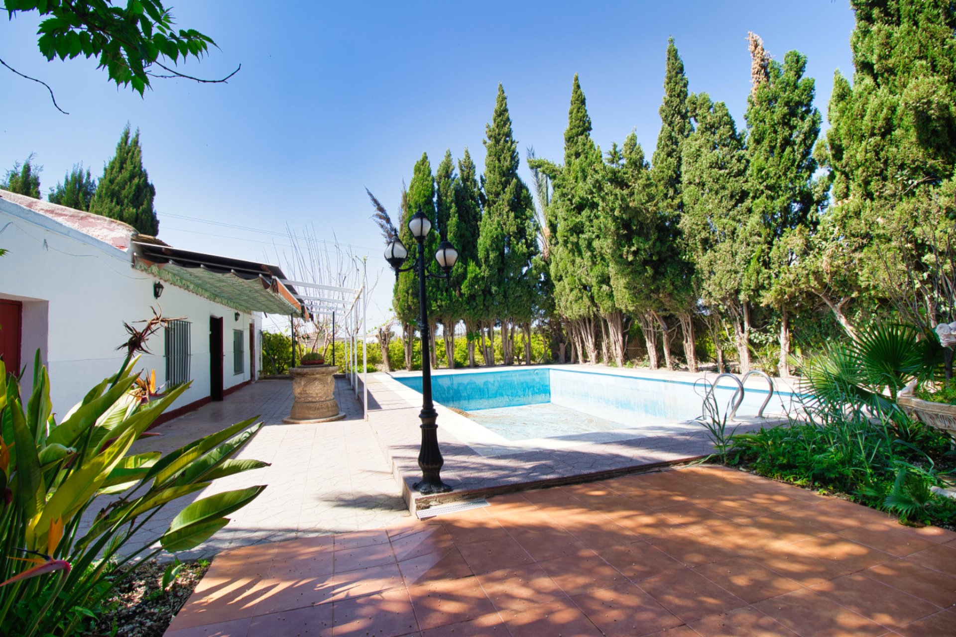 Resale - Country Property -
Albatera