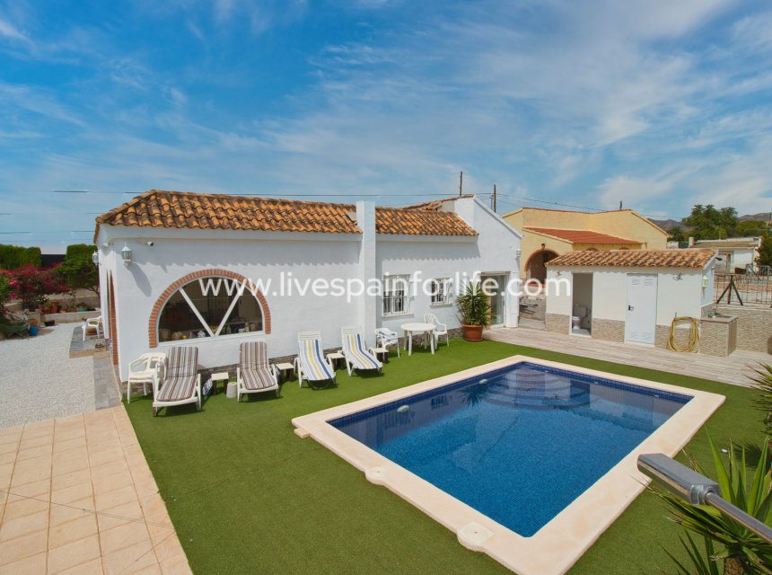 Resale - Country Property -
Albatera