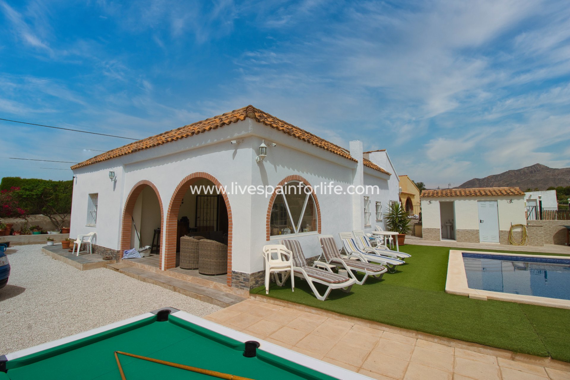 Resale - Country Property -
Albatera