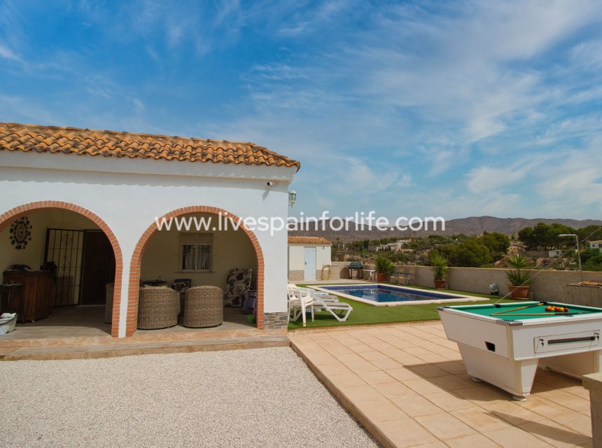 Resale - Country Property -
Albatera