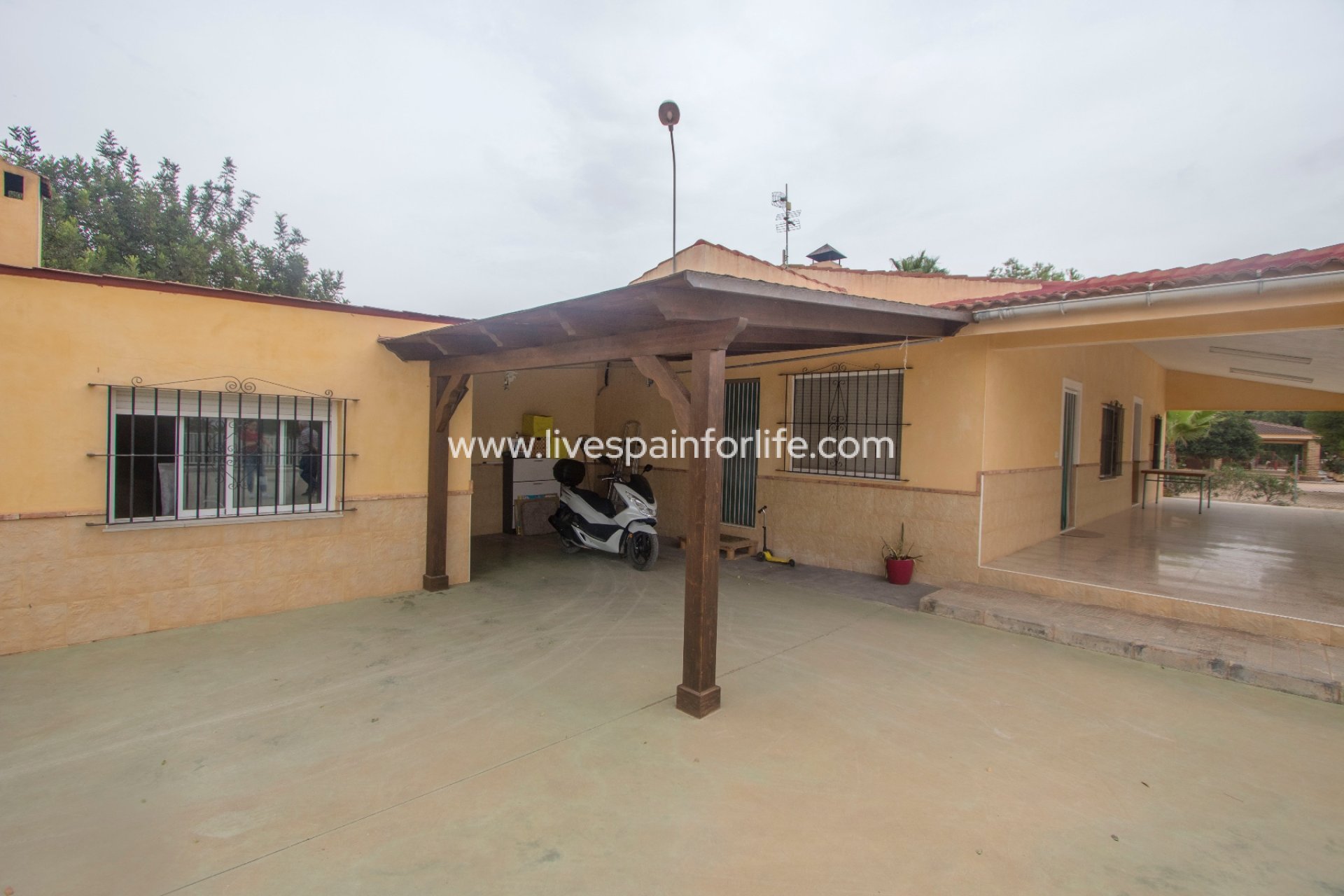 Resale - Country Property -
Albatera