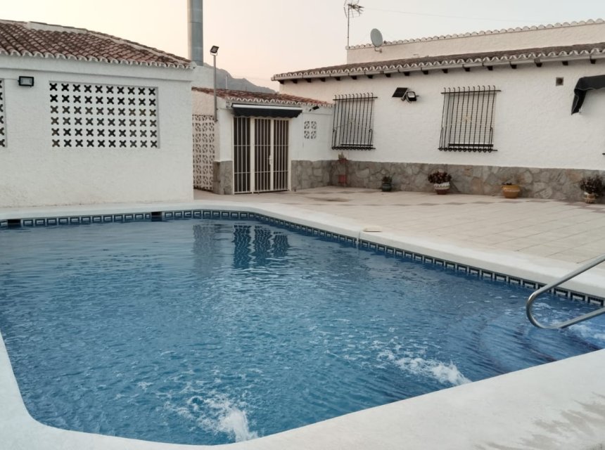 Resale - Country Property -
Albatera