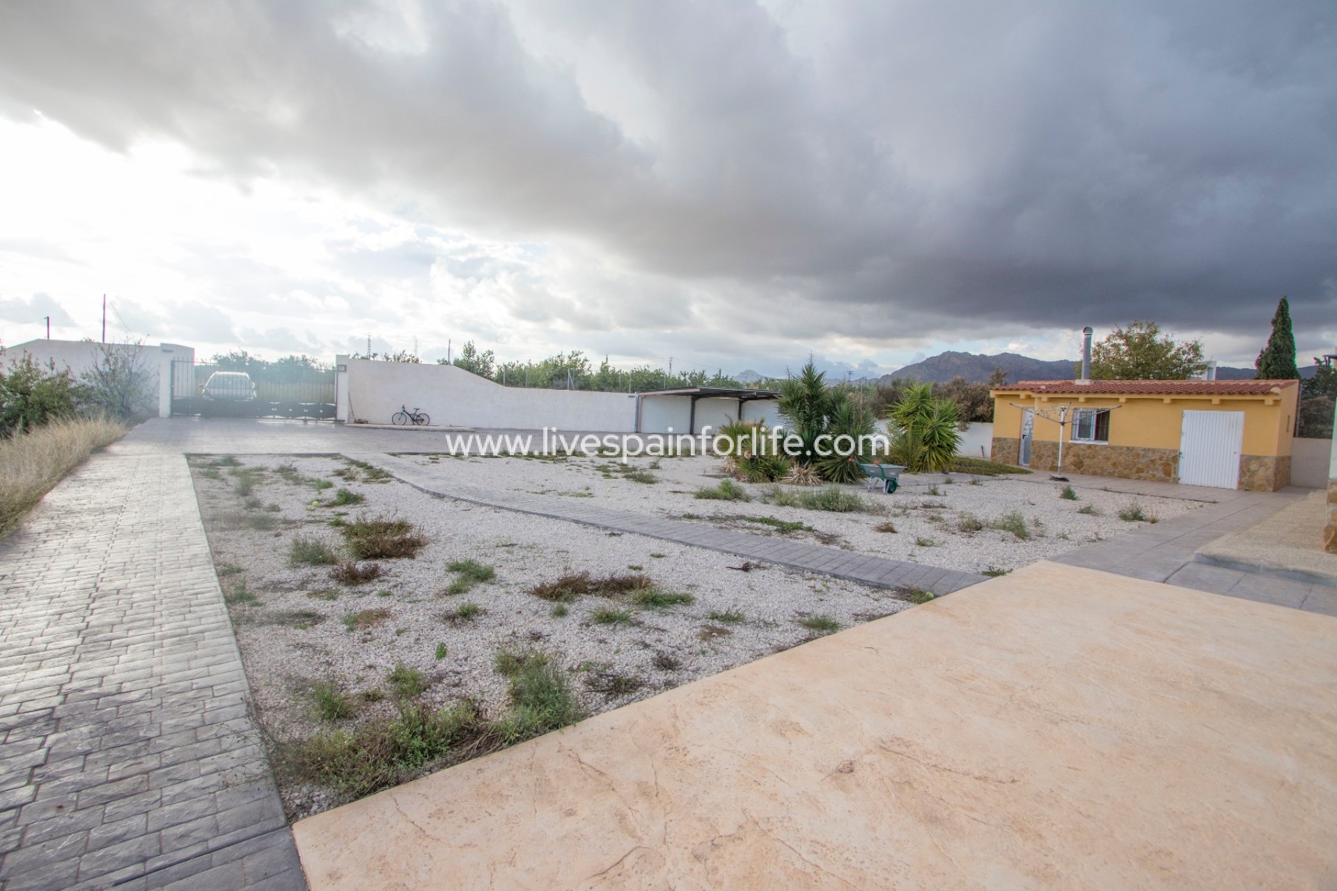 Resale - Country Property -
Albatera