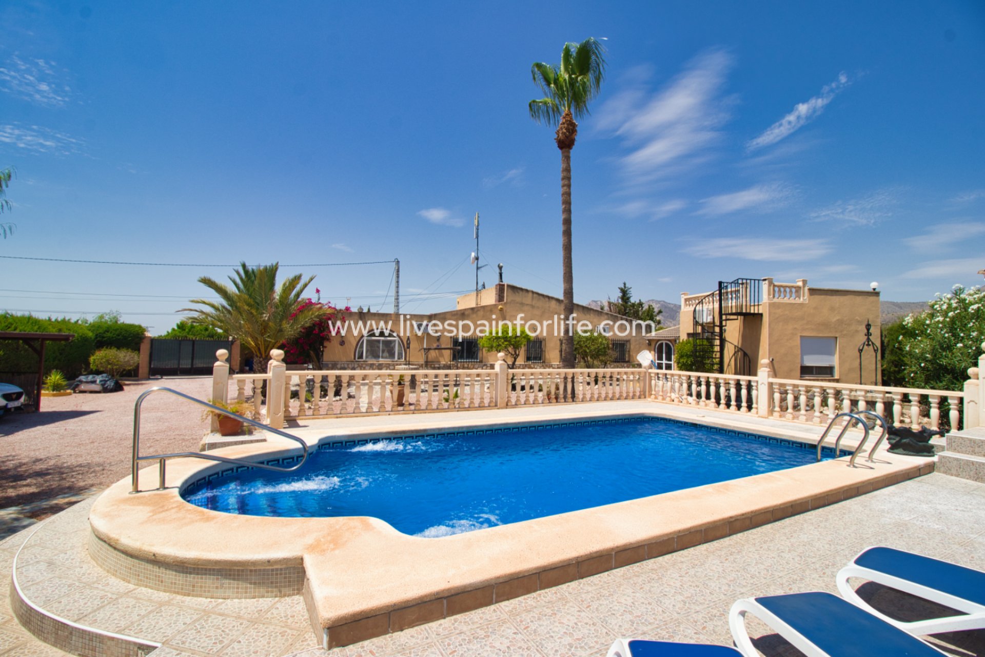 Resale - Country Property -
Albatera