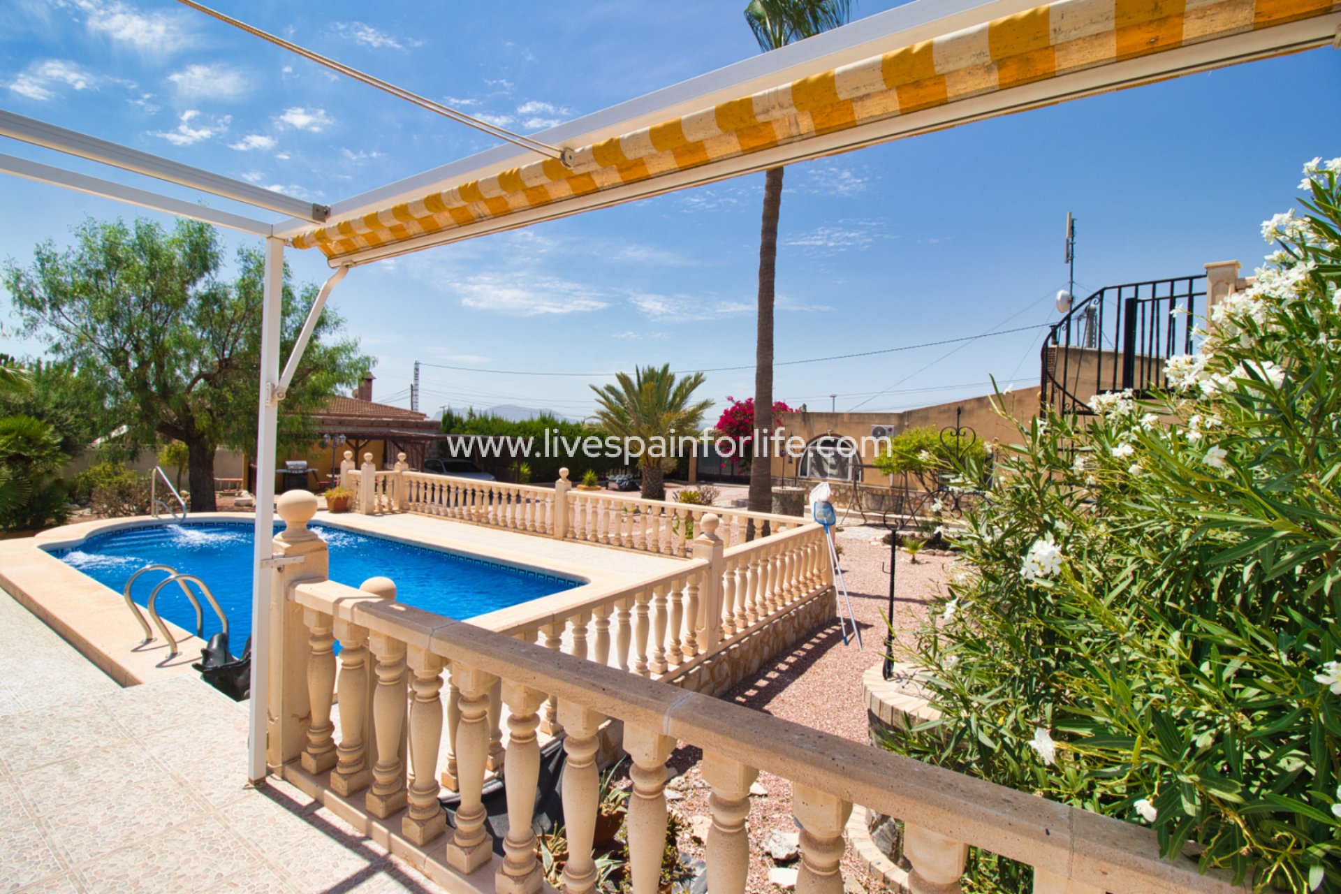 Resale - Country Property -
Albatera