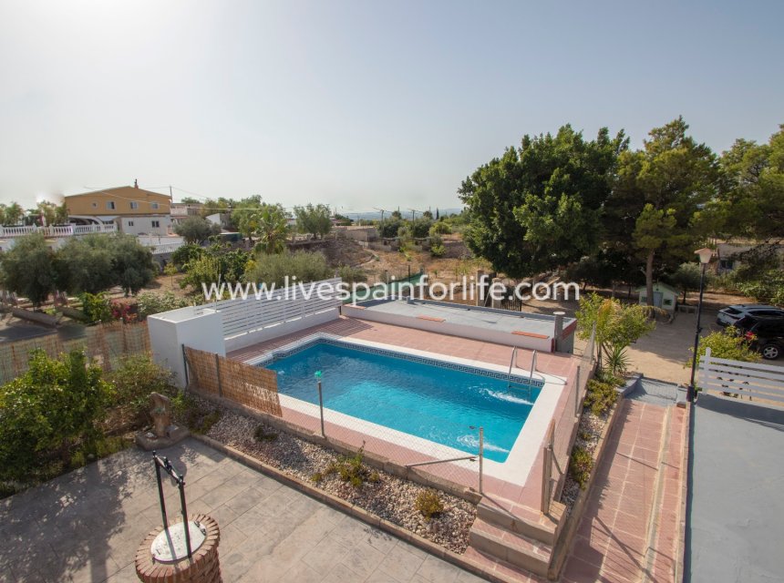 Resale - Country Property -
Albatera