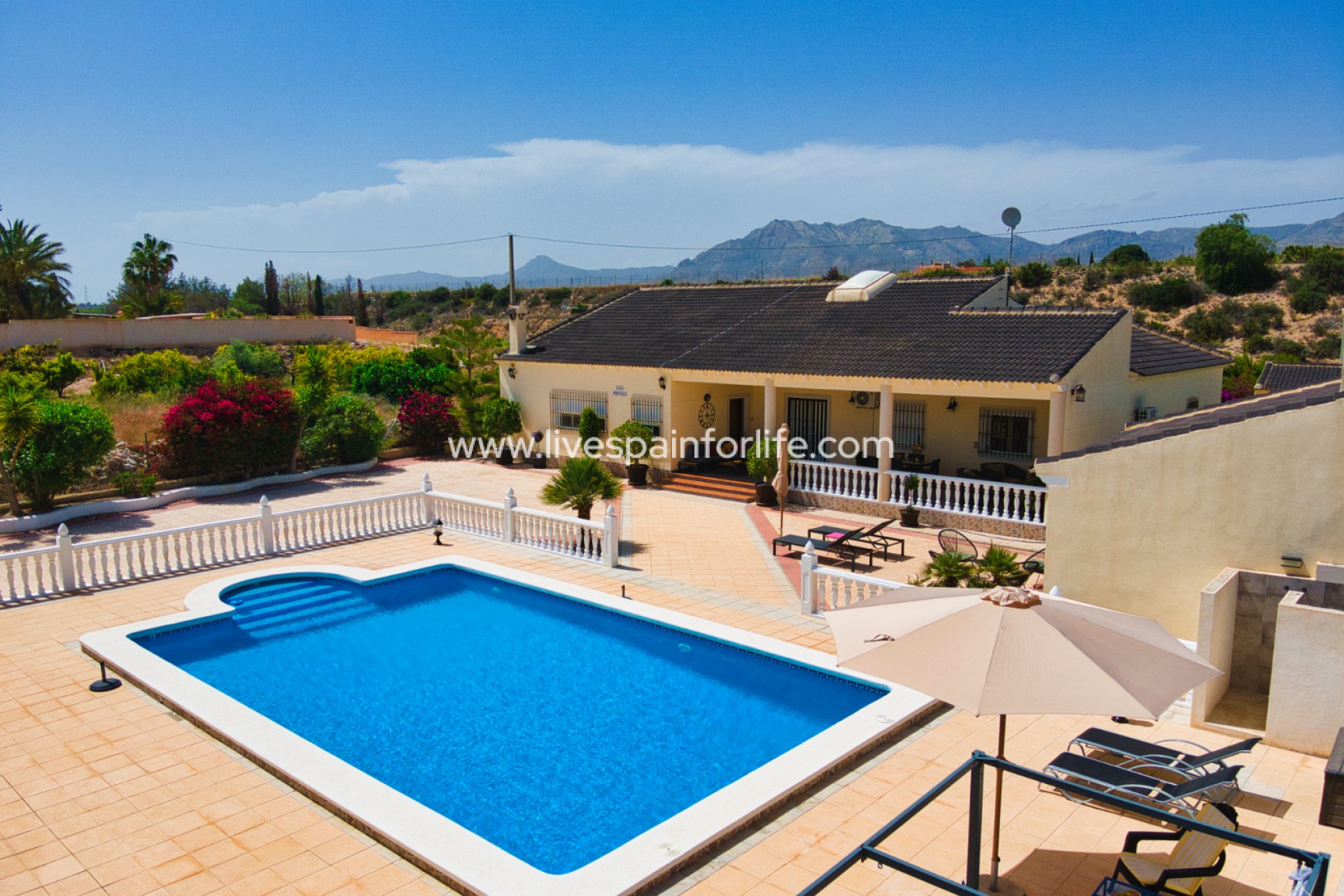 Resale - Country Property -
Albatera