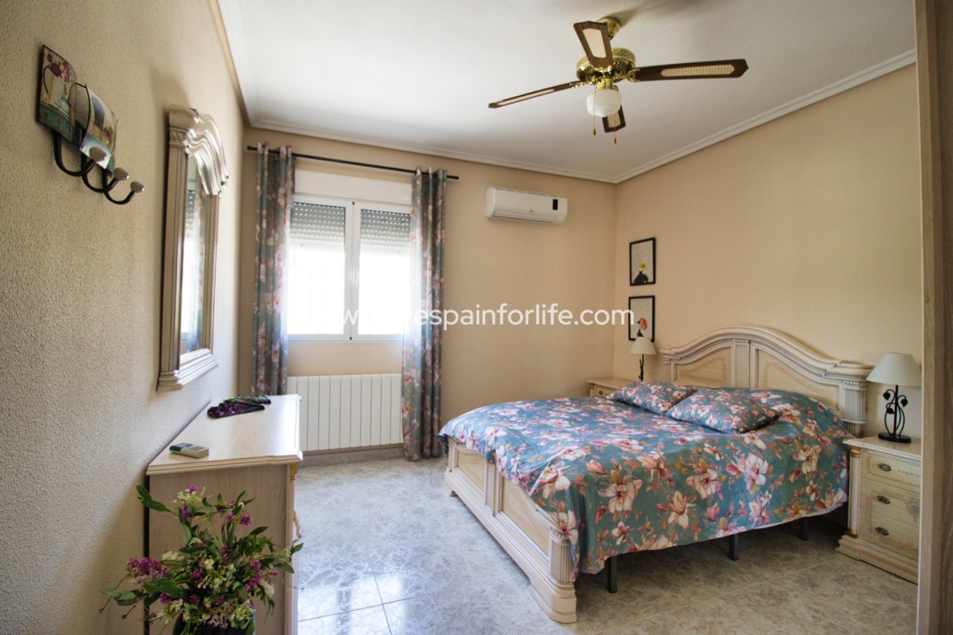Resale - Country Property -
Albatera