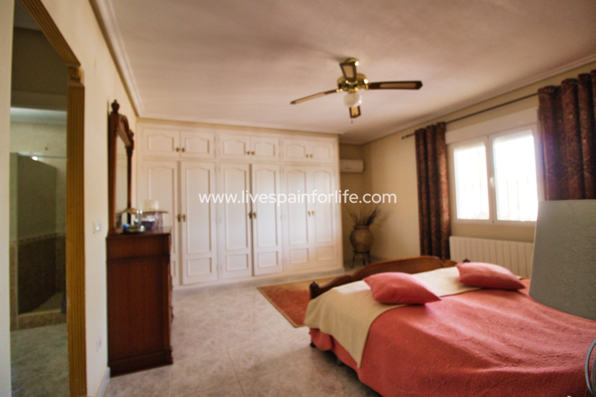 Resale - Country Property -
Albatera