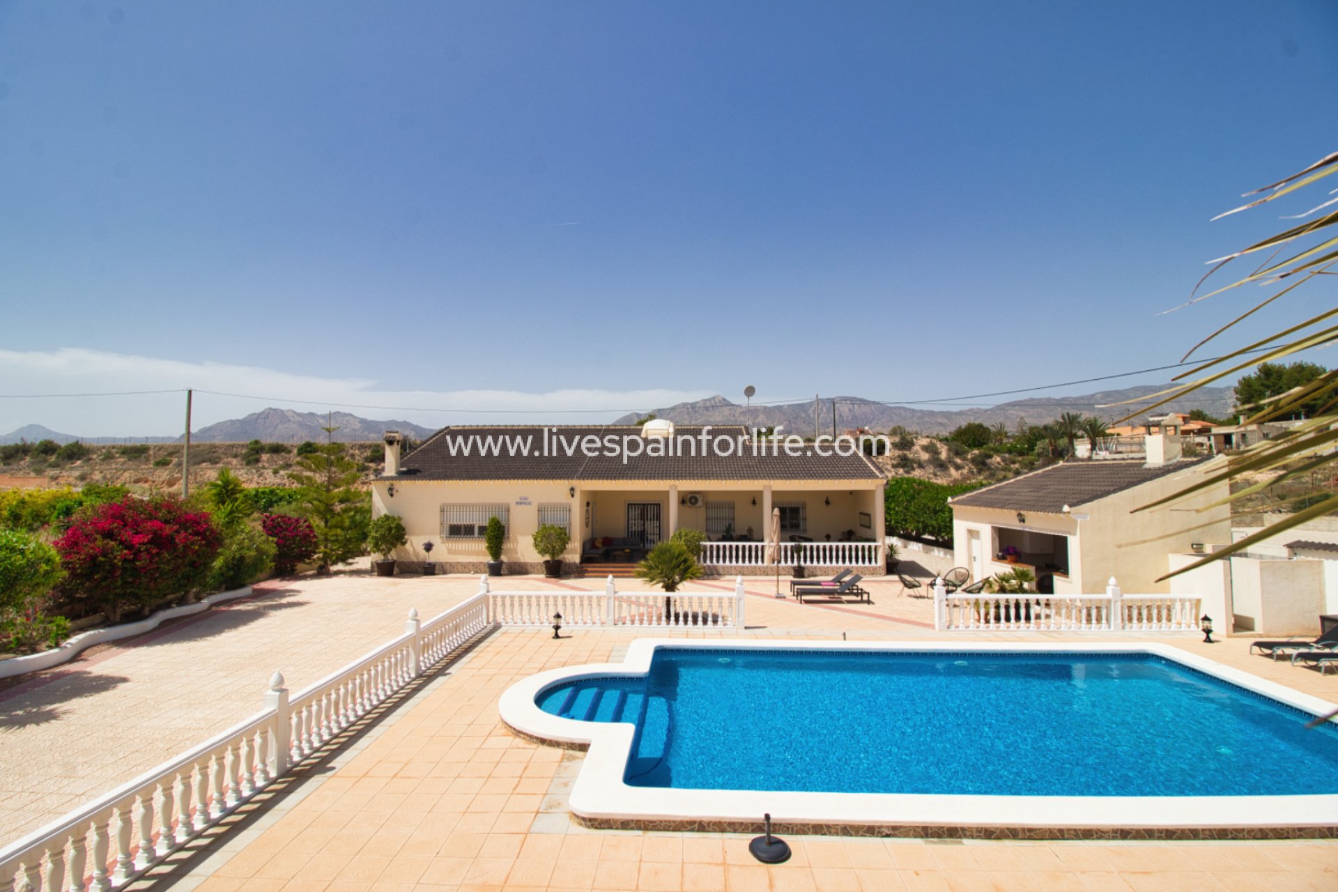 Resale - Country Property -
Albatera