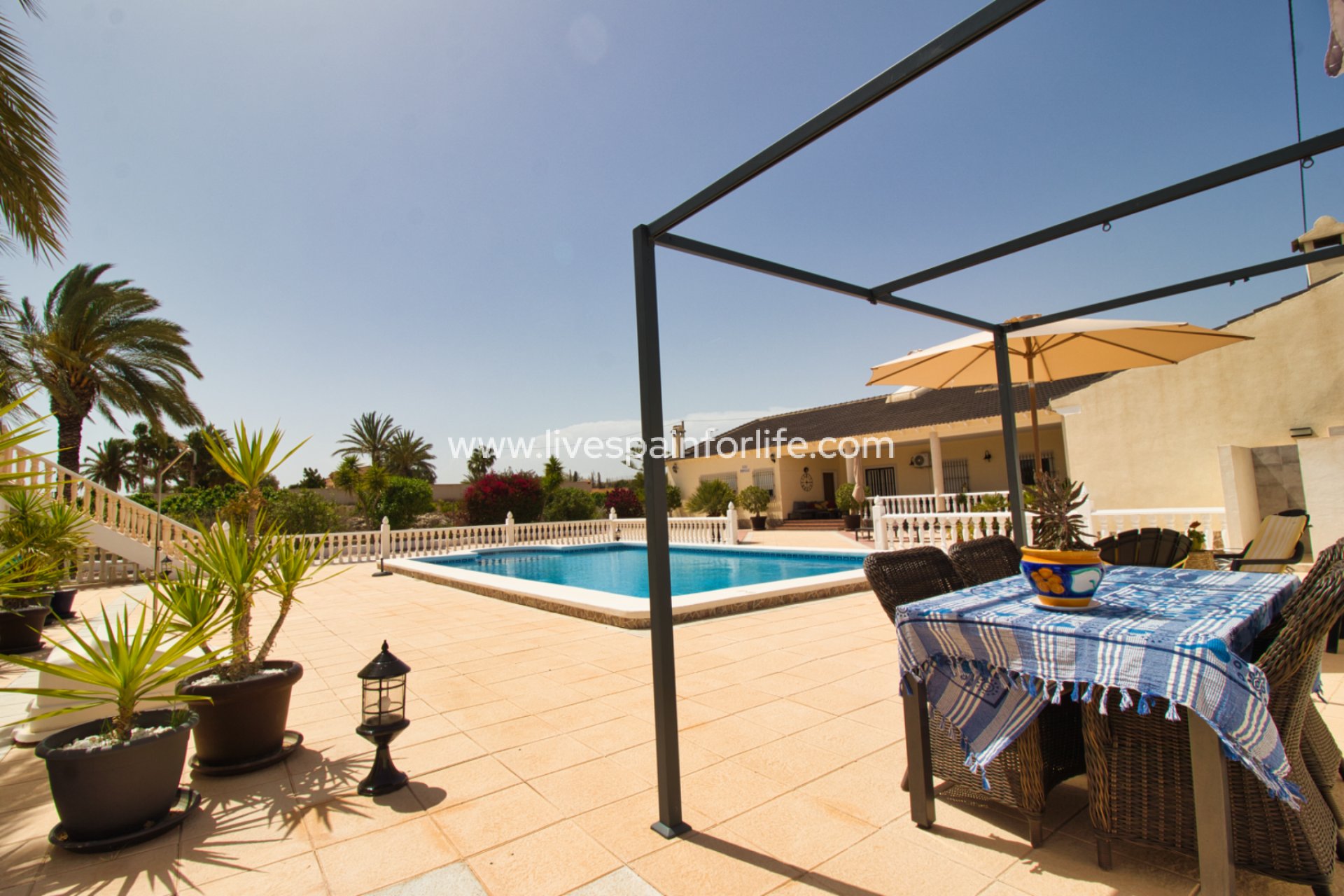 Resale - Country Property -
Albatera