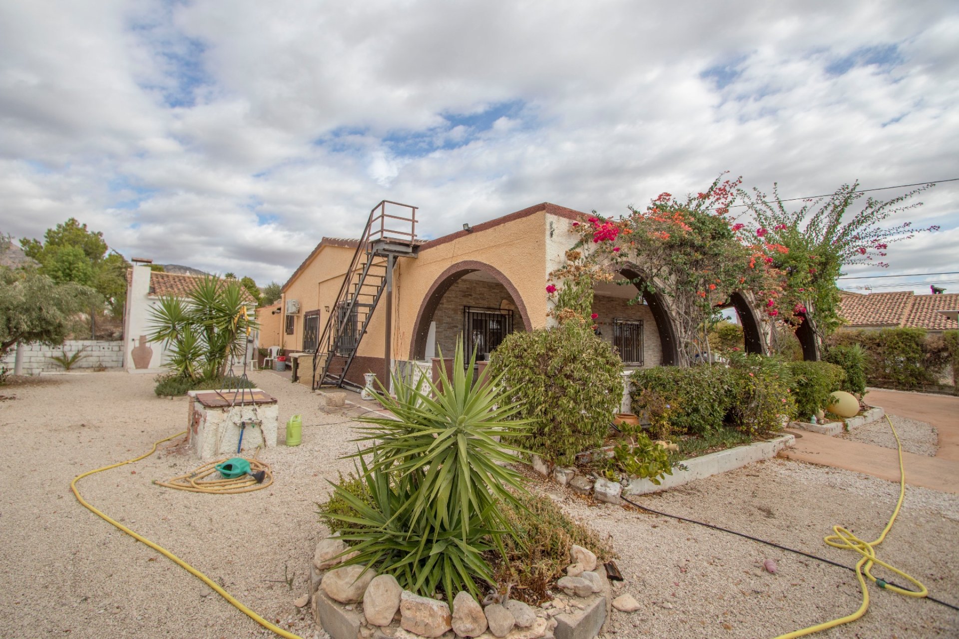 Resale - Country Property -
Albatera