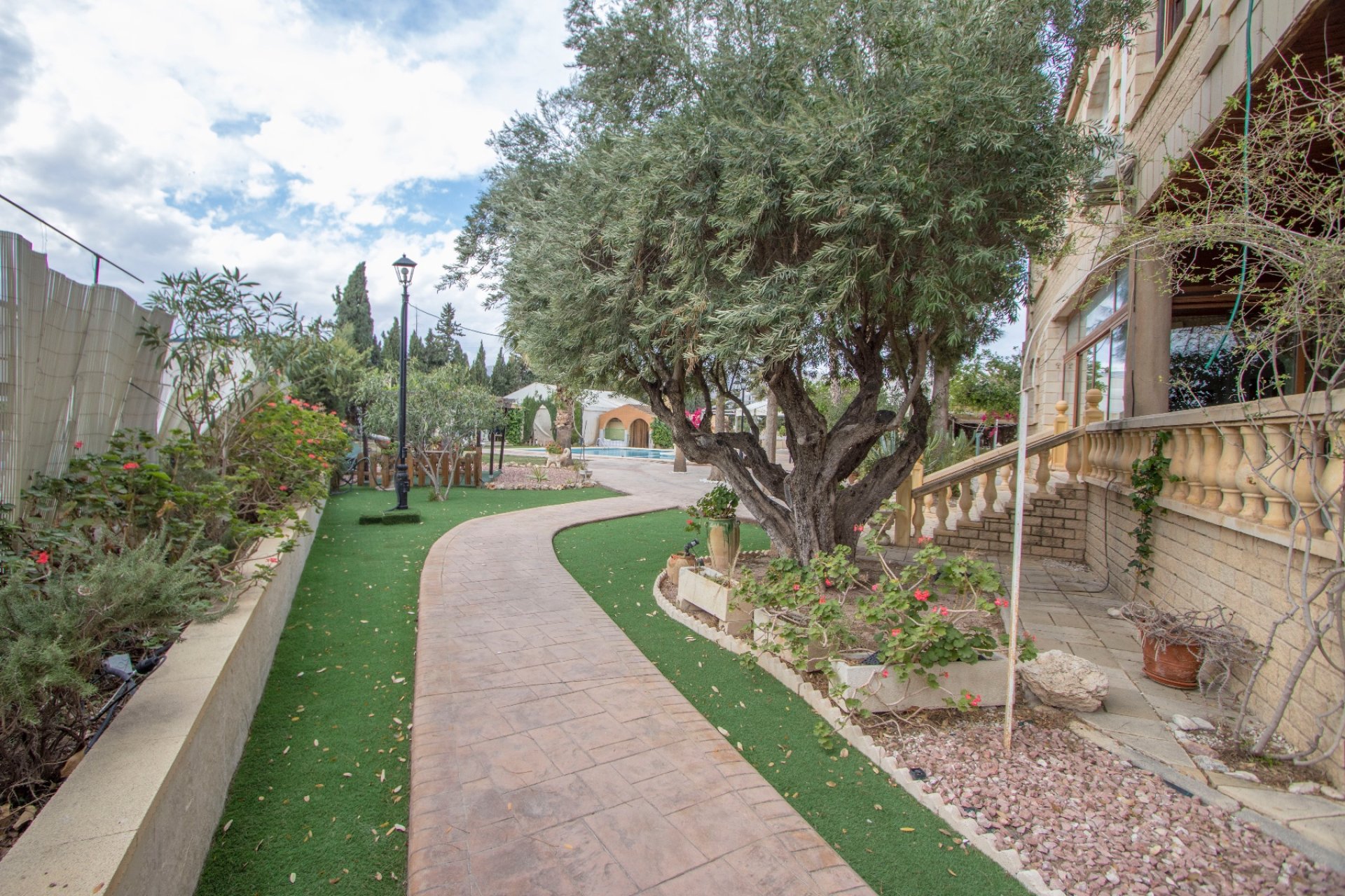 Resale - Country Property -
Albatera