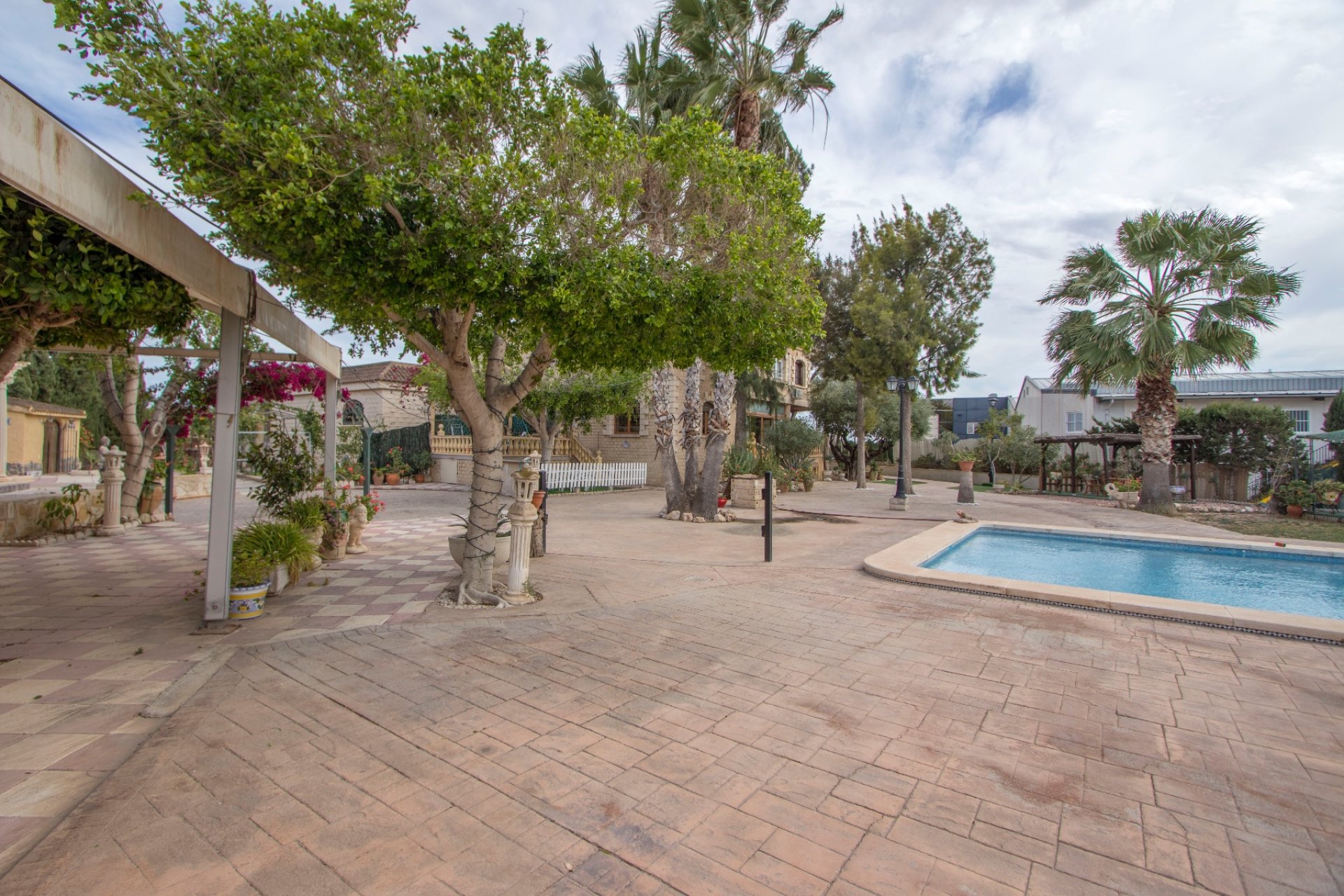 Resale - Country Property -
Albatera