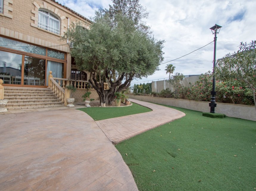 Resale - Country Property -
Albatera