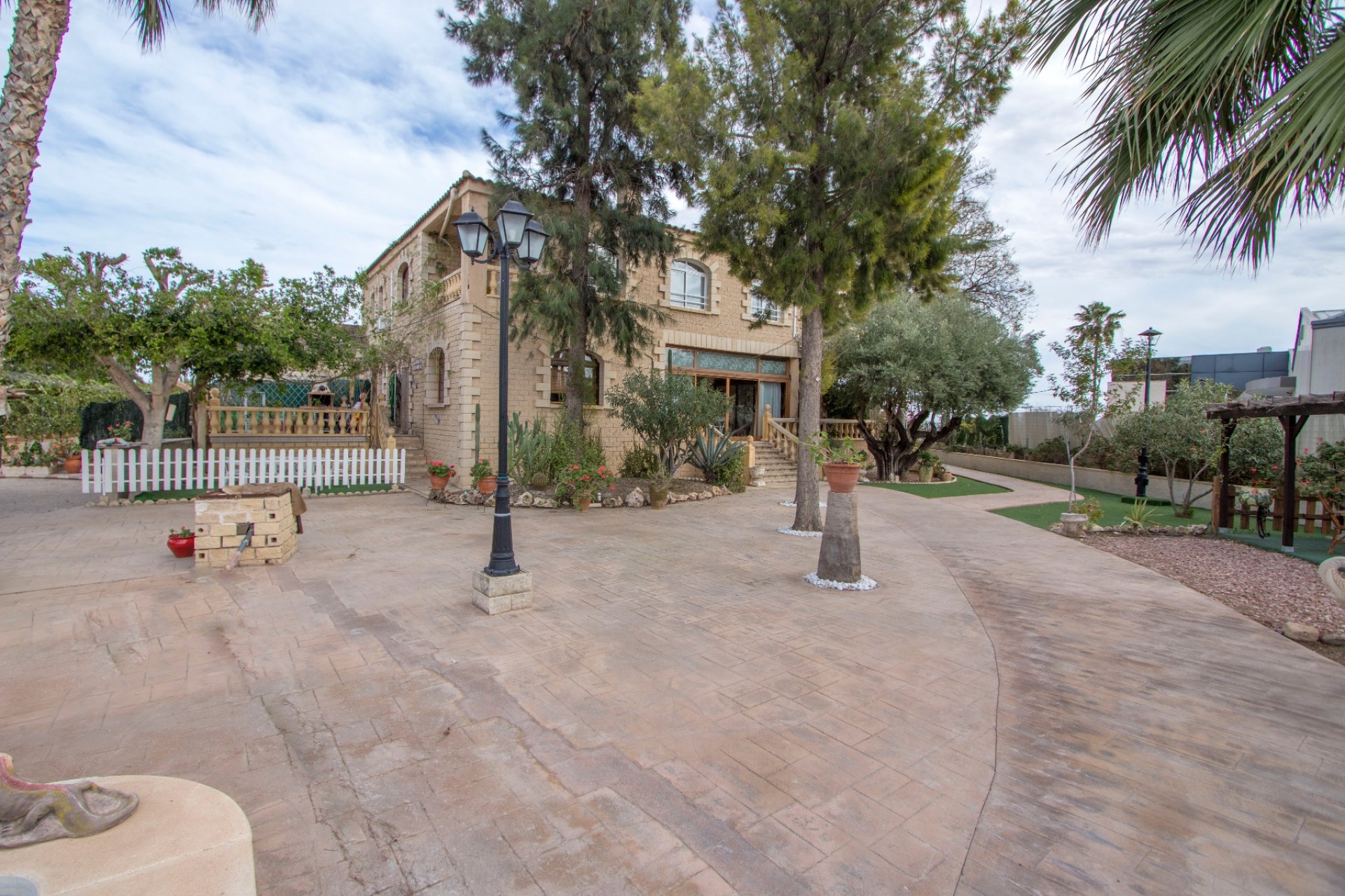 Resale - Country Property -
Albatera