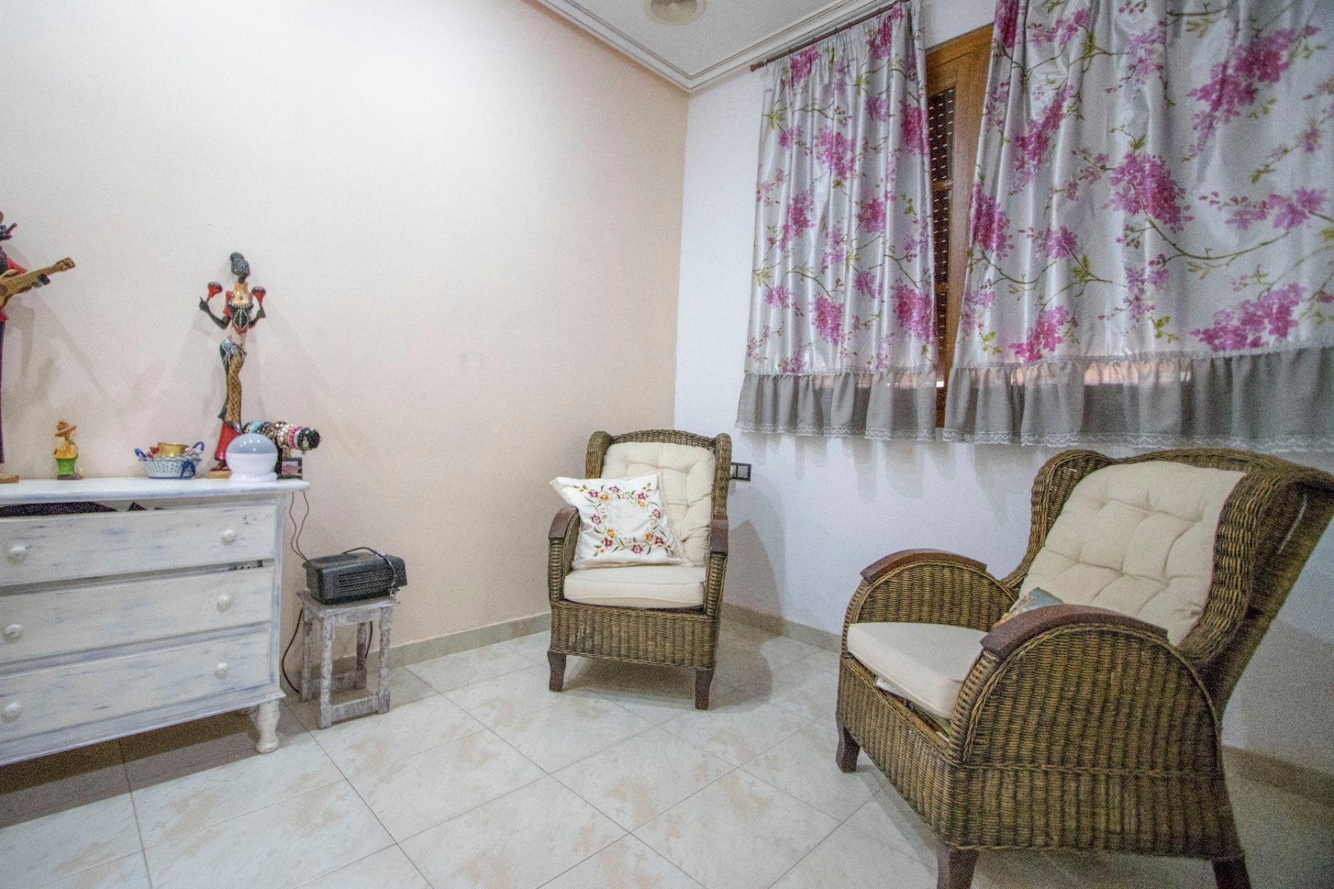 Resale - Country Property -
Albatera