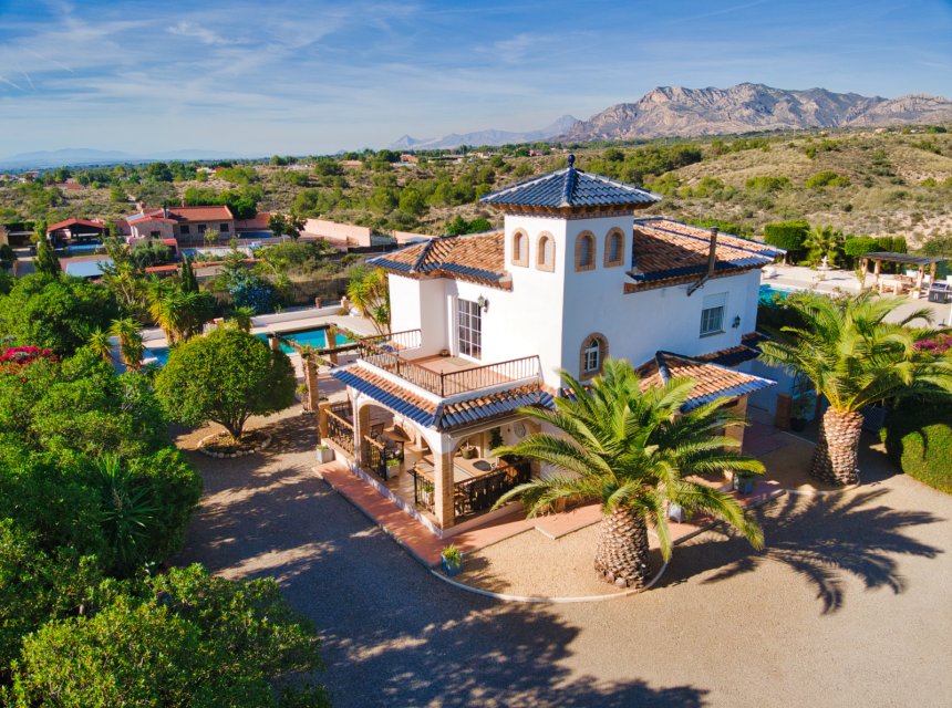 Resale - Country Property -
Albatera