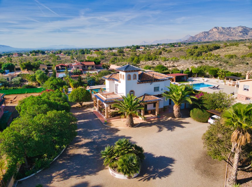 Resale - Country Property -
Albatera