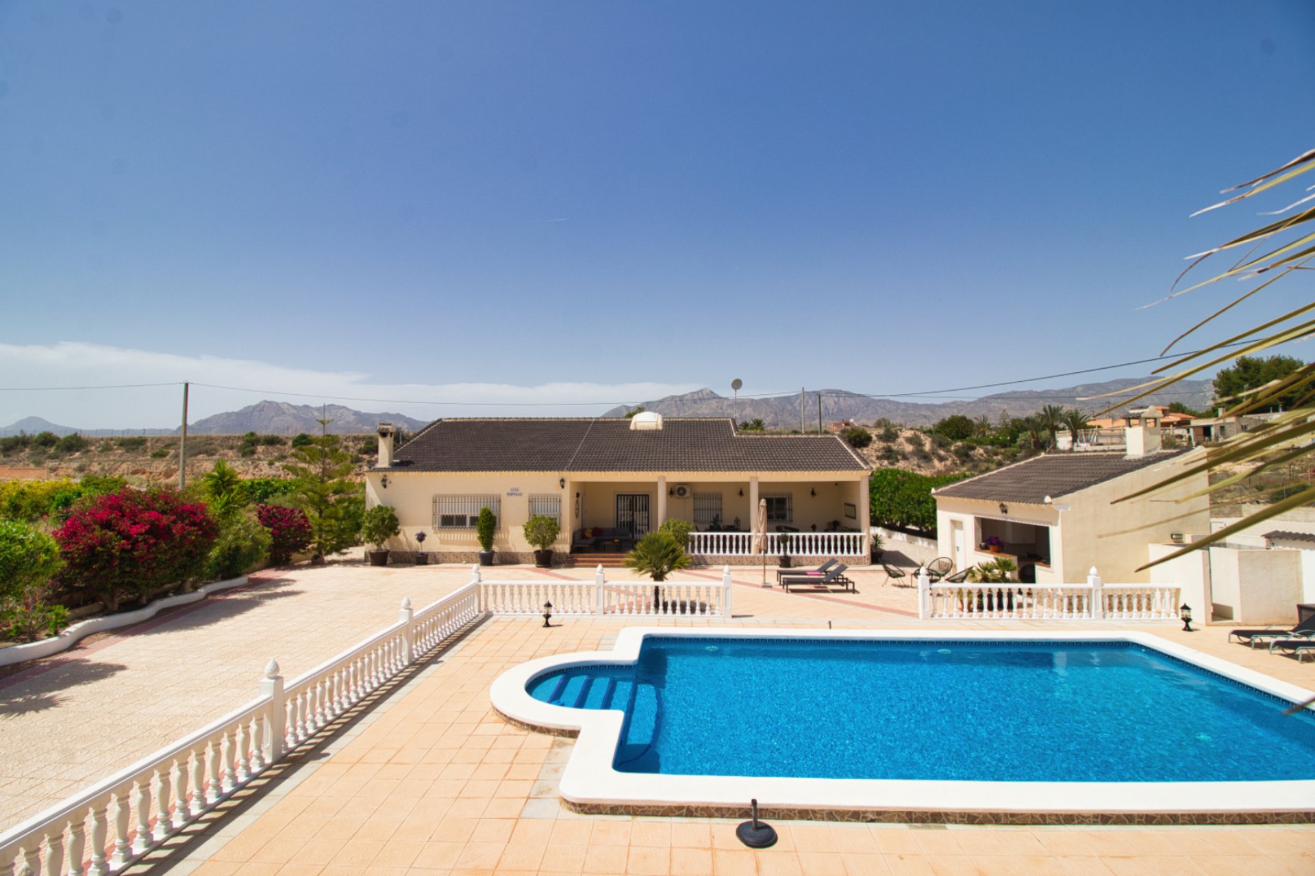 Resale - Country Property -
Albatera