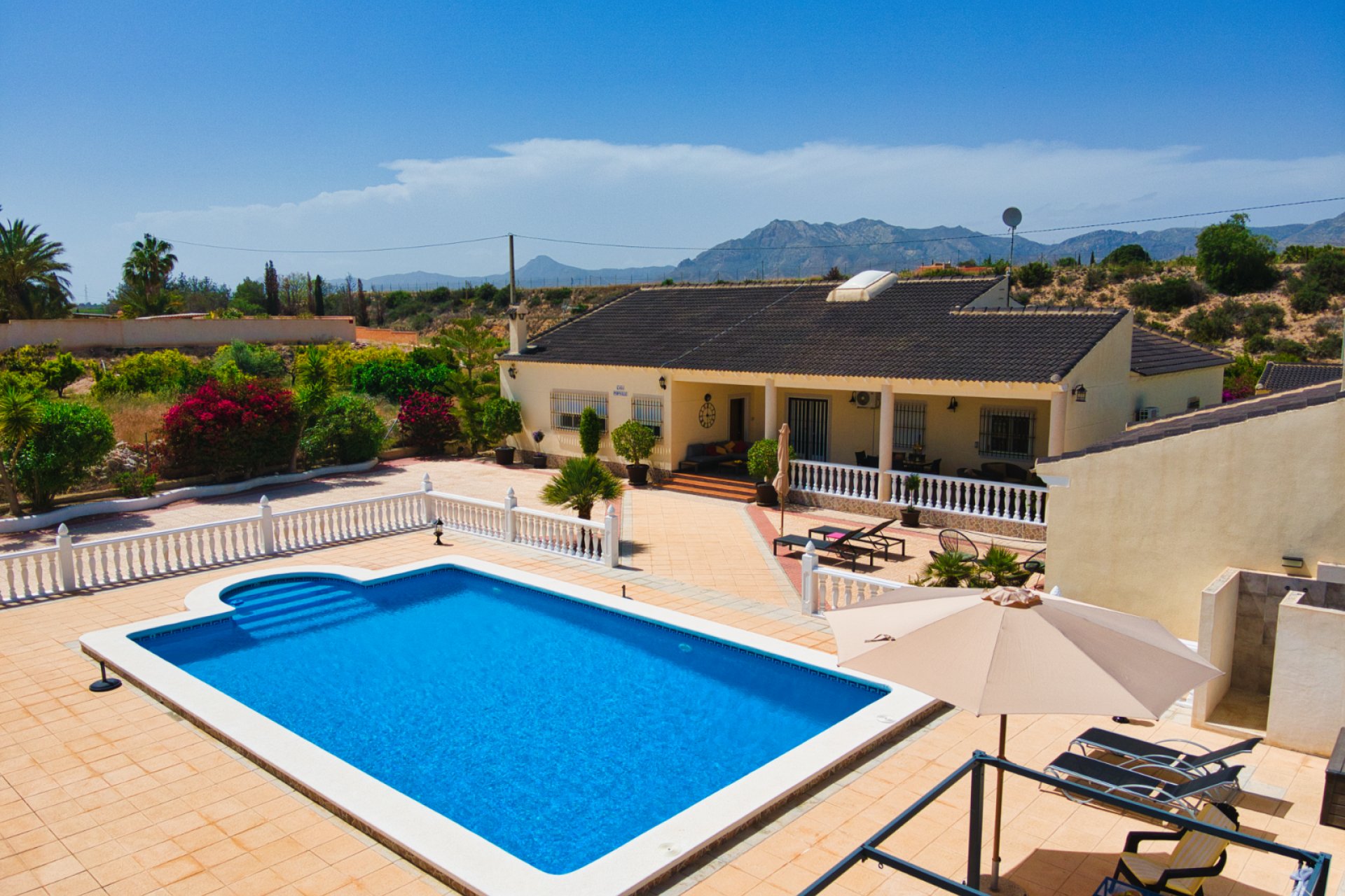 Resale - Country Property -
Albatera