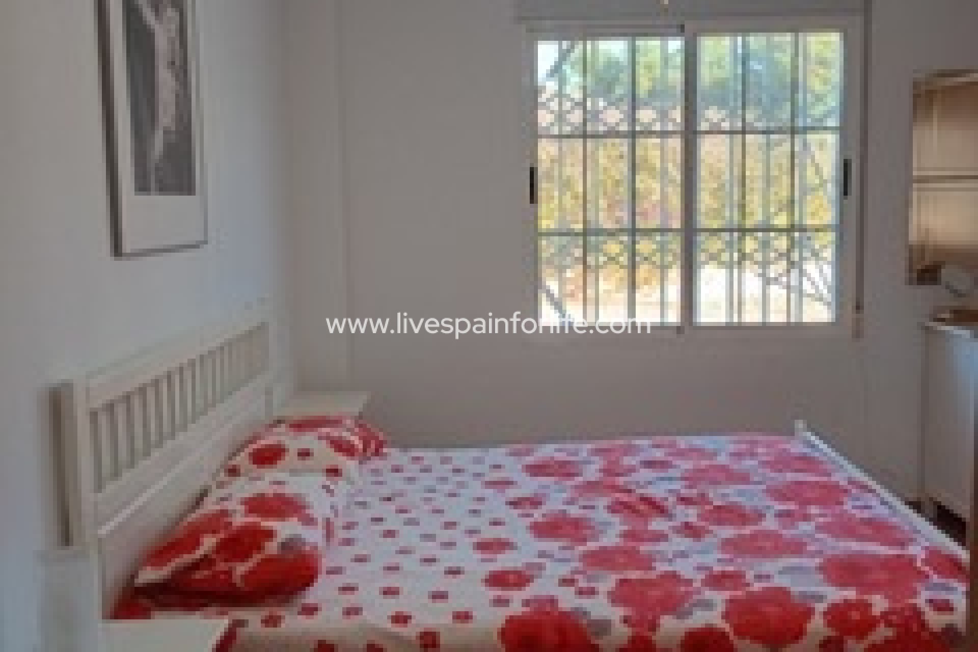 Resale - Country Property -
Albatera