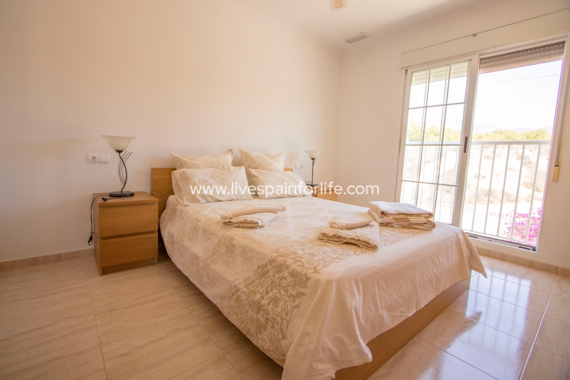 Resale - Country Property -
Albatera