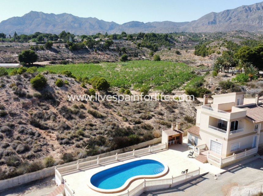 Resale - Country Property -
Albatera