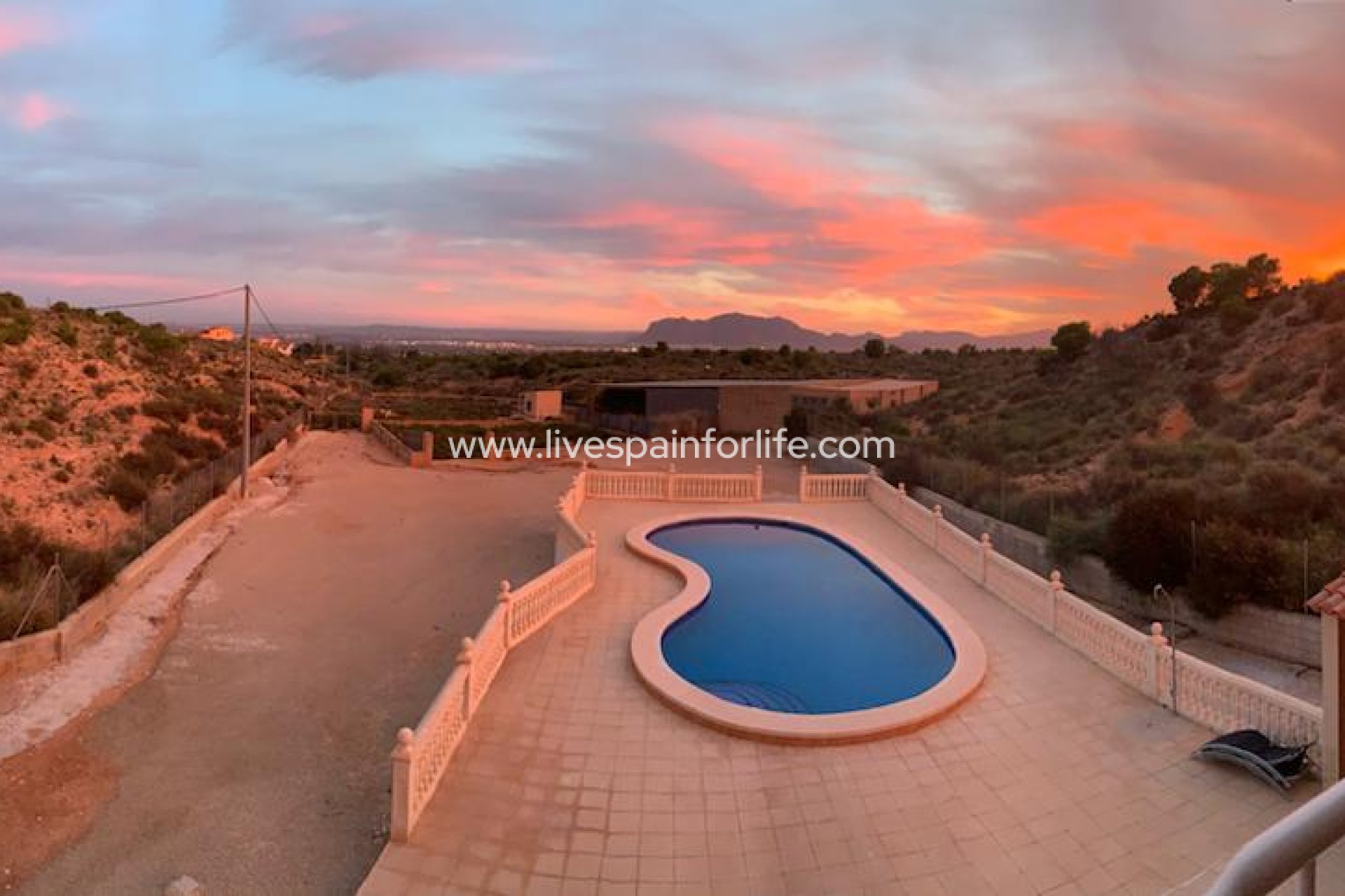 Resale - Country Property -
Albatera