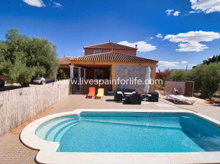 Resale - Country Property -
Albatera