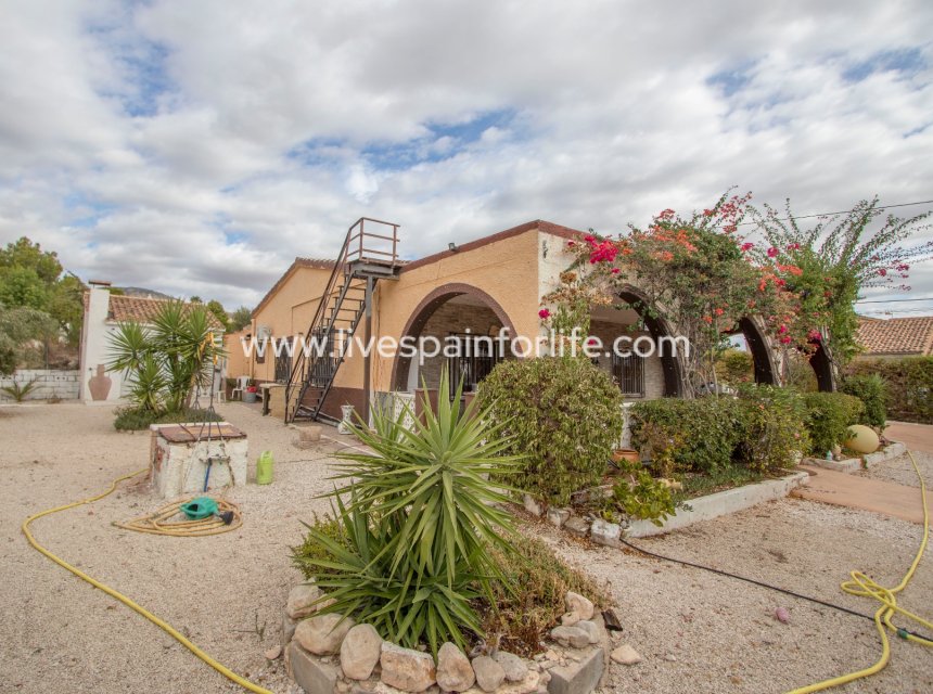 Resale - Country Property -
Albatera