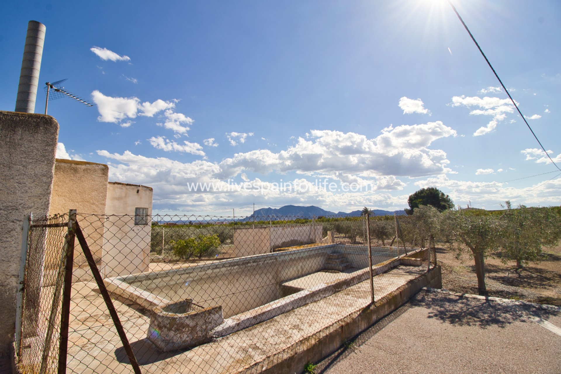 Resale - Country Property -
Albatera