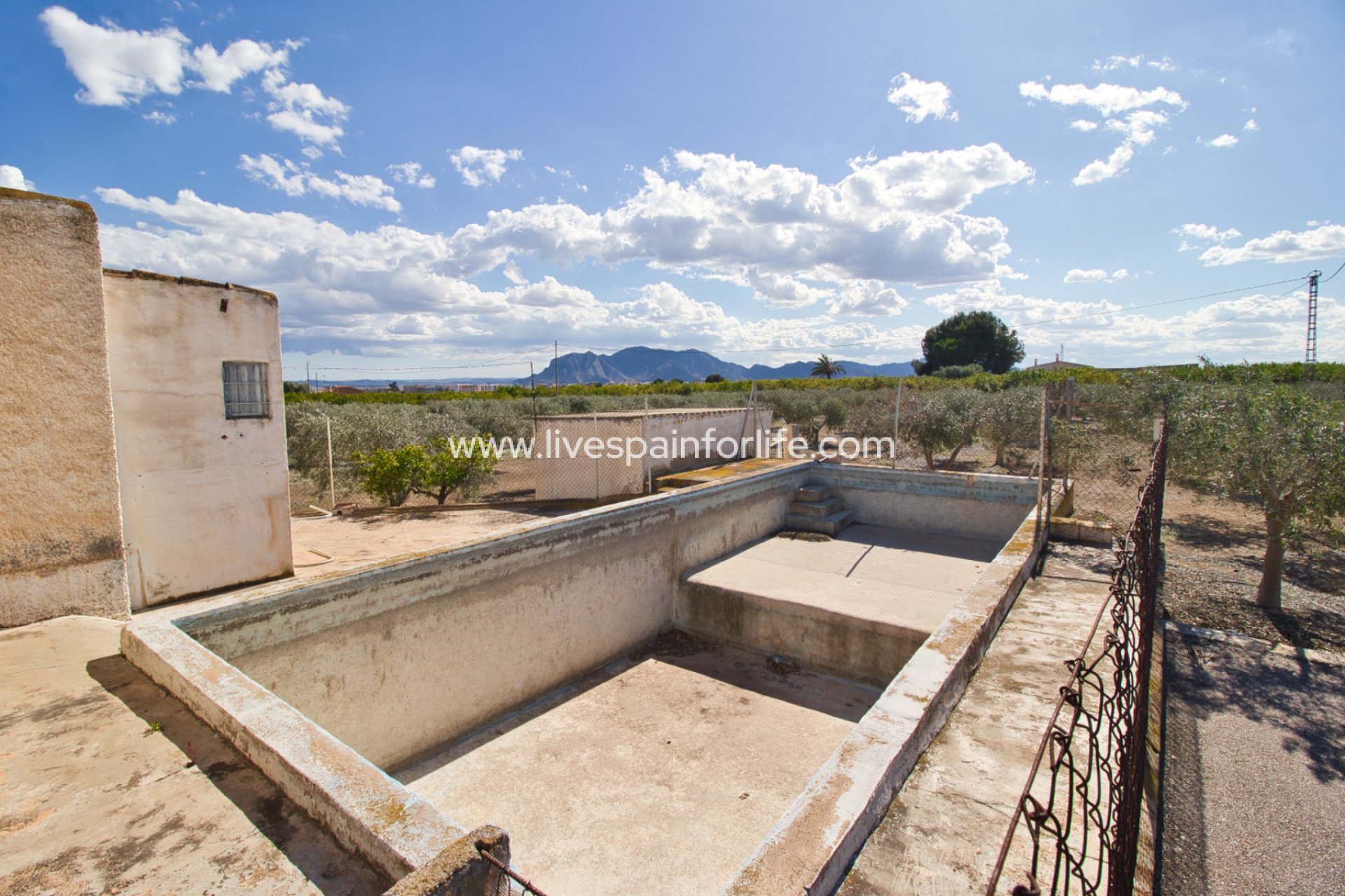Resale - Country Property -
Albatera