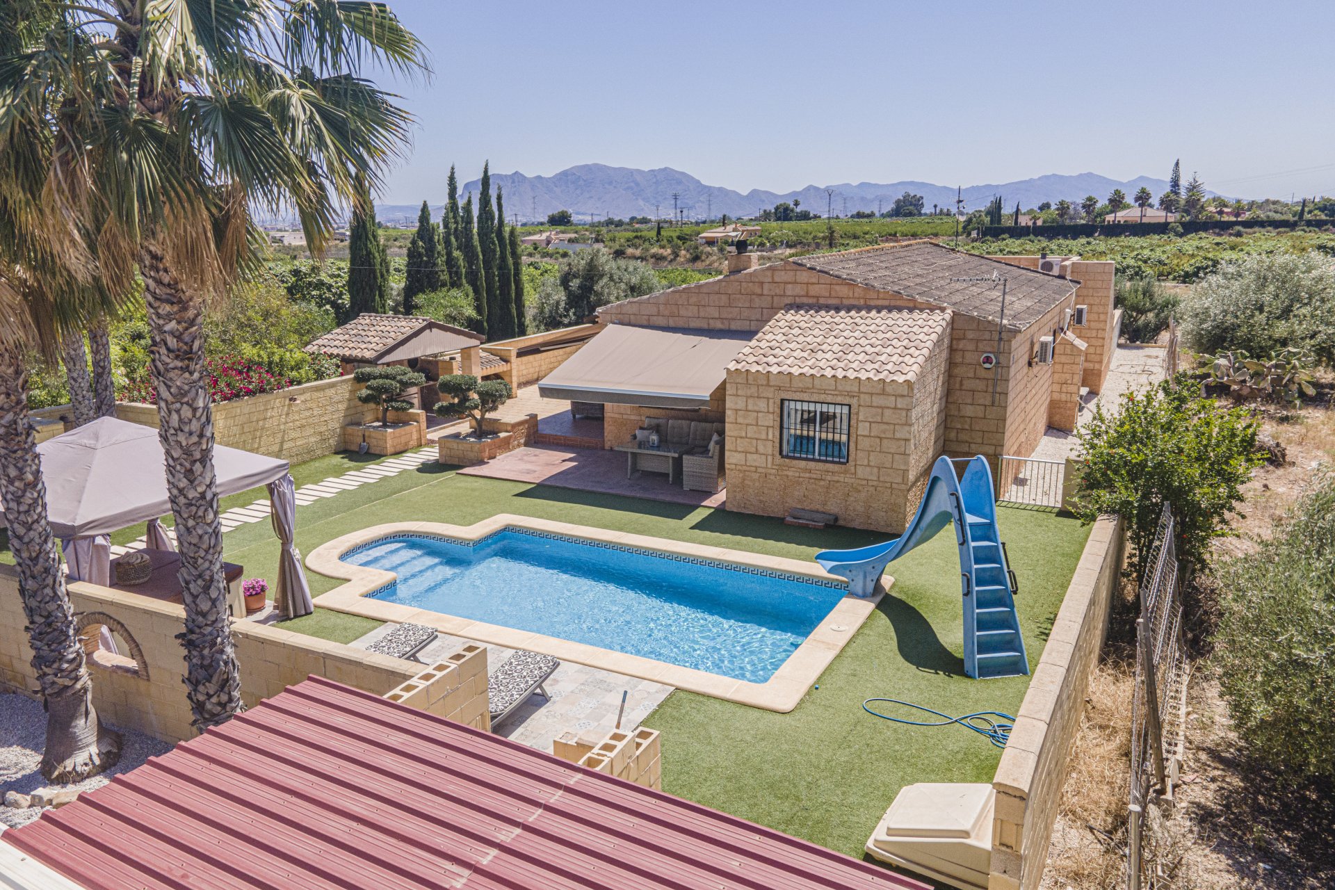 Resale - Country Property -
Albatera