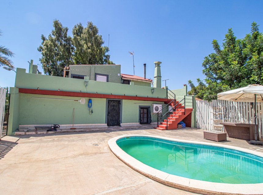 Resale - Country Property -
Albatera