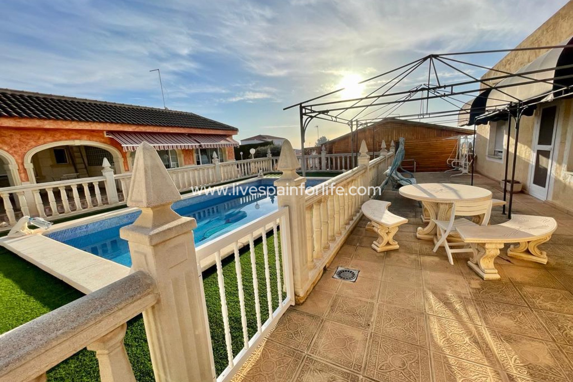 Resale - Country Property -
Albatera