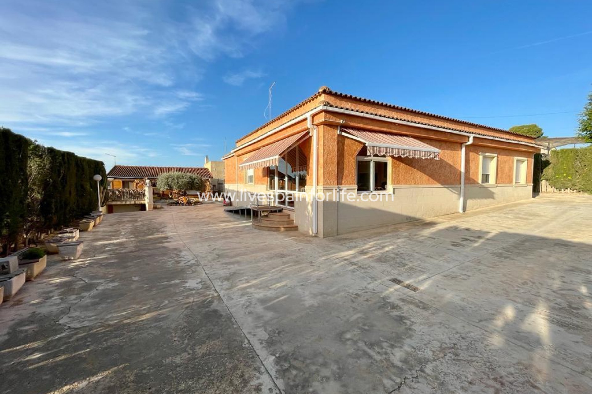 Resale - Country Property -
Albatera