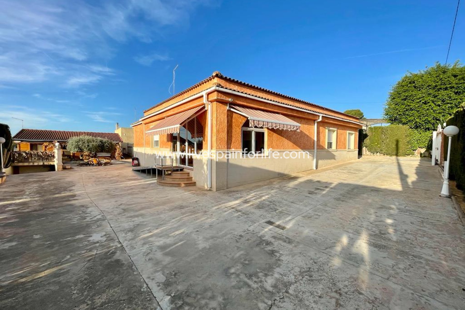 Resale - Country Property -
Albatera