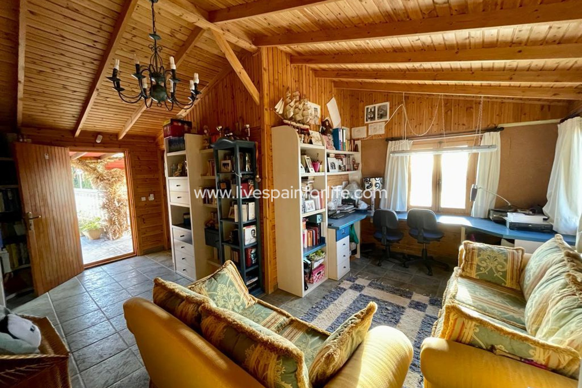 Resale - Country Property -
Albatera